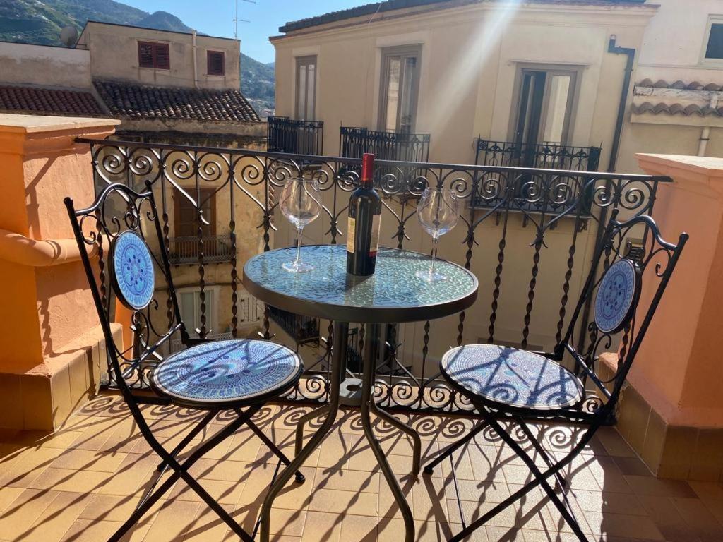 Апартаменты La Terrazza Sul Corso Чефалу Экстерьер фото